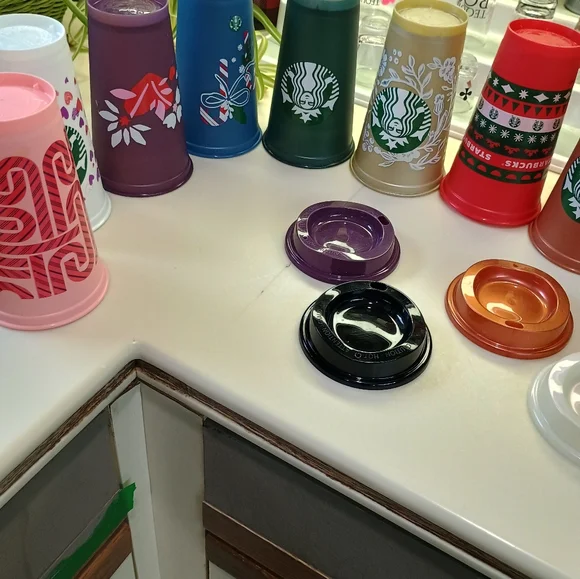 STARBUCKS COLLECTION OF REUSABLE CUPS WITH / LIDS - Picture 2 of 3